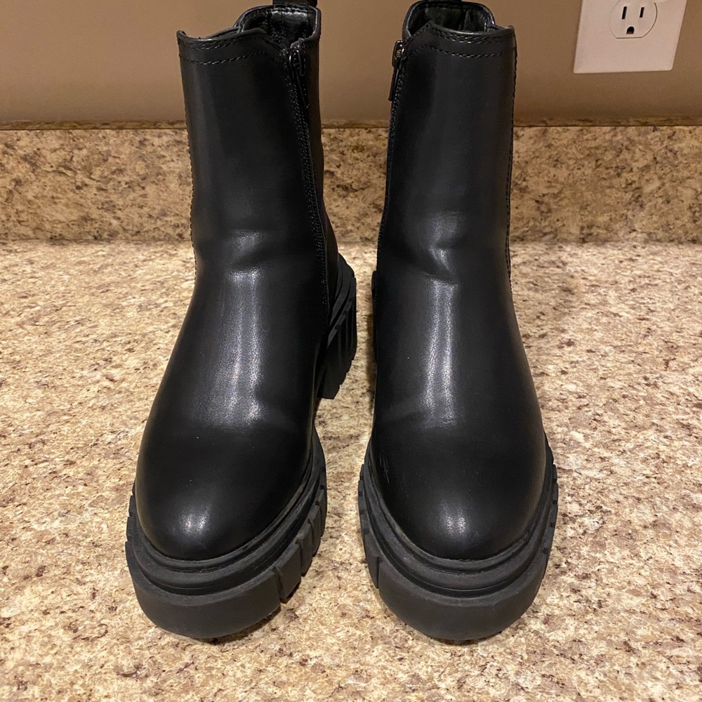 Target Wild Fable combat boot’s. Women’s 6.5 black